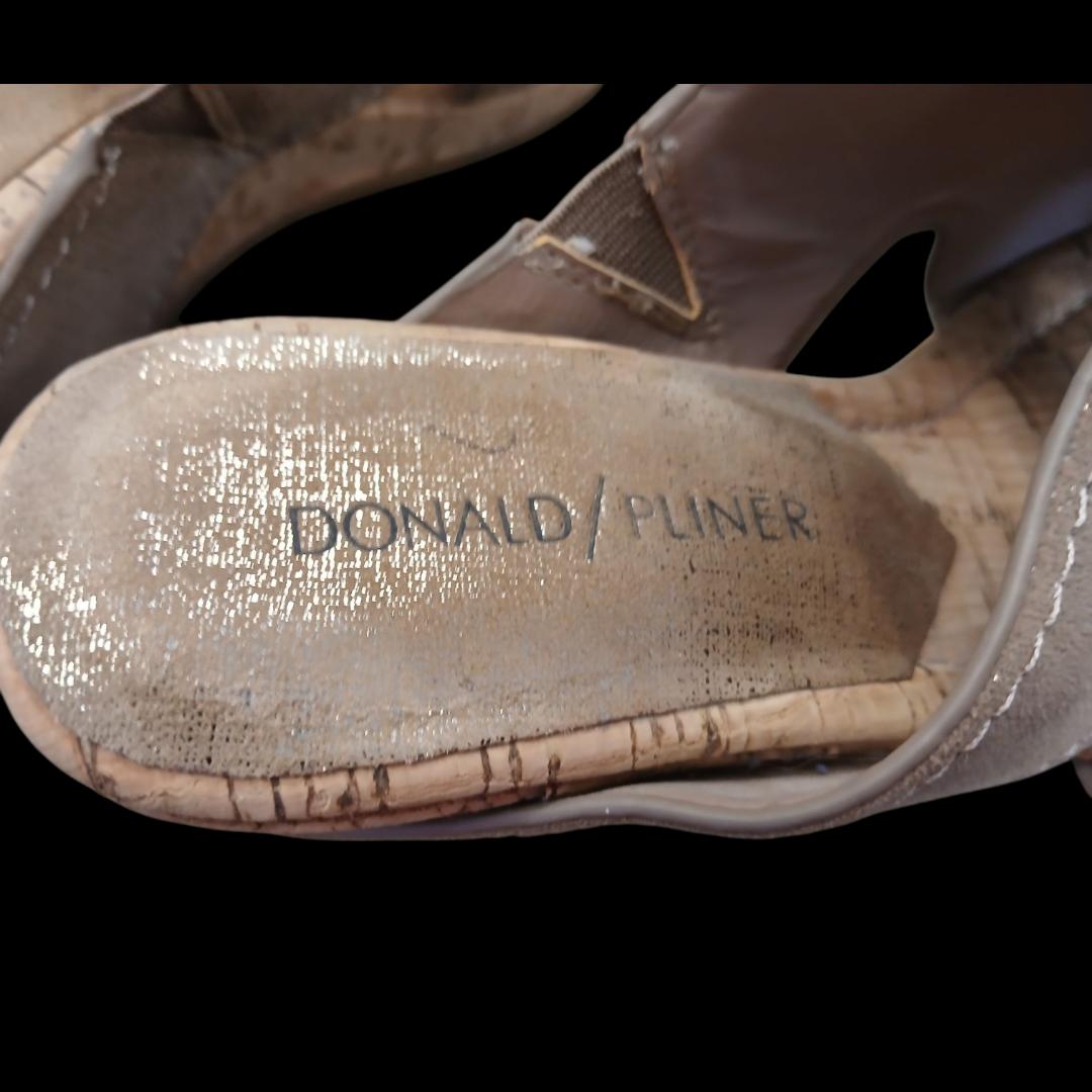 Donald Pliner "Gerie" Sandal Size 6M