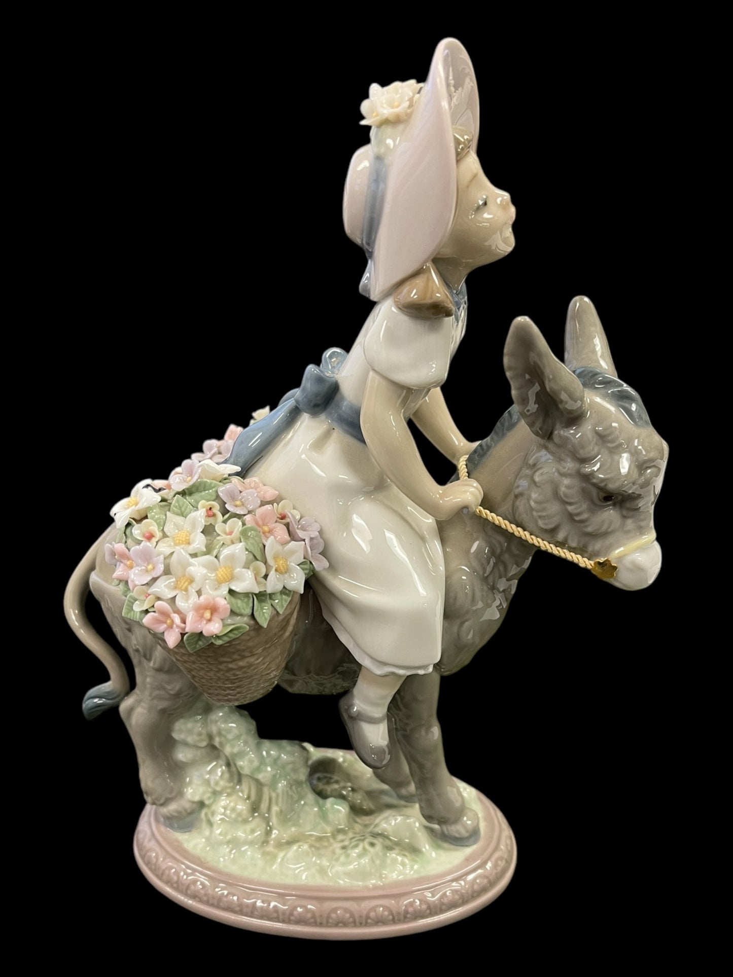 Lladro Look at Me Figurine