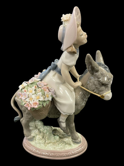 Lladro Look at Me Figurine