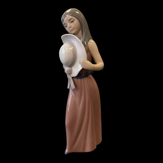 Lladro Bashful Girl w/Straw Hat #5007