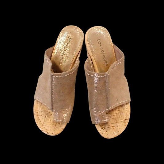 Donald Pliner "Gerie" Sandal Size 6M
